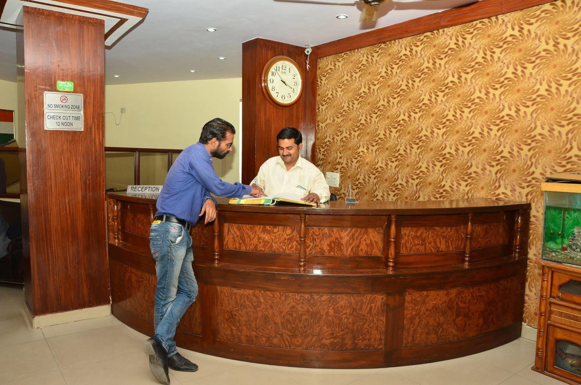 Super Hotel O Global New Delhi Eksteriør billede